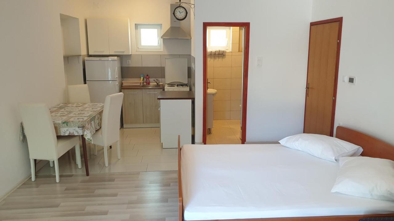 Apartments Milka Pag Pag Town Kültér fotó
